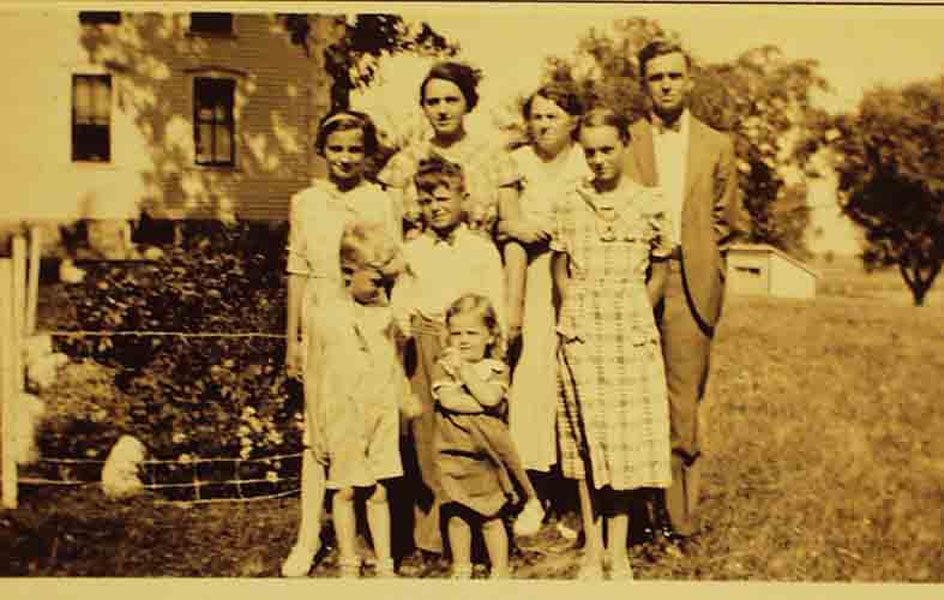 1934 KahnkeFam_not_Herb