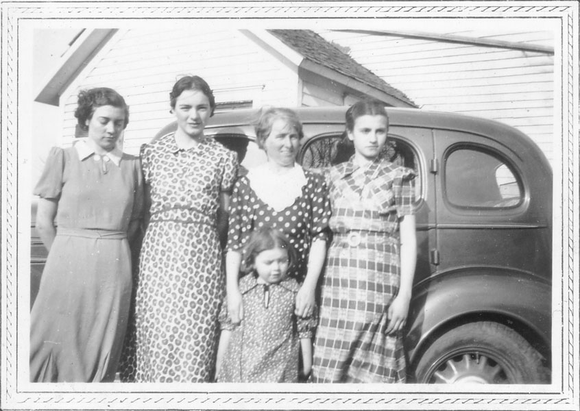 1937 Ethel Lucille Rosie Marg and Therese