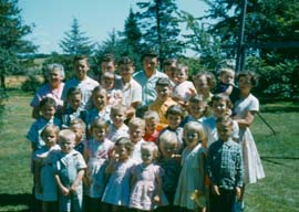 1956_at_Grandma_Kahnkes_cousins