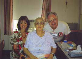 2007_08_06_Sister_Marianne_w_Anne_Kahnke_Martinez_and_Tom_Kahnke