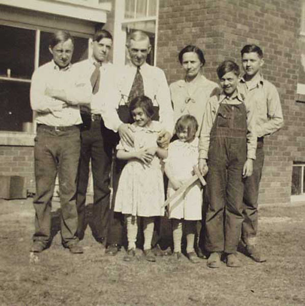 1933PeterMillerFamily