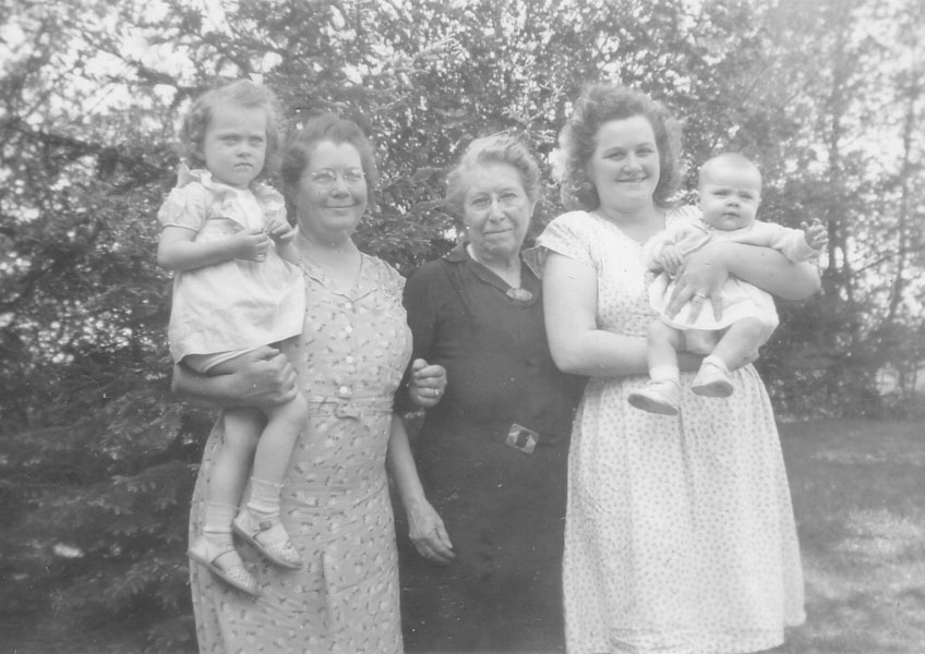 1947_four_generations_w_MarySextonMiller_girls